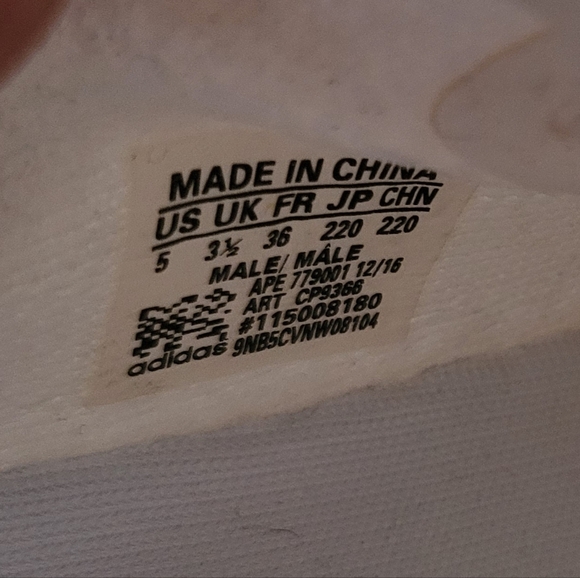 Yeezy Boost 350 V2 White - Picture 5 of 5
